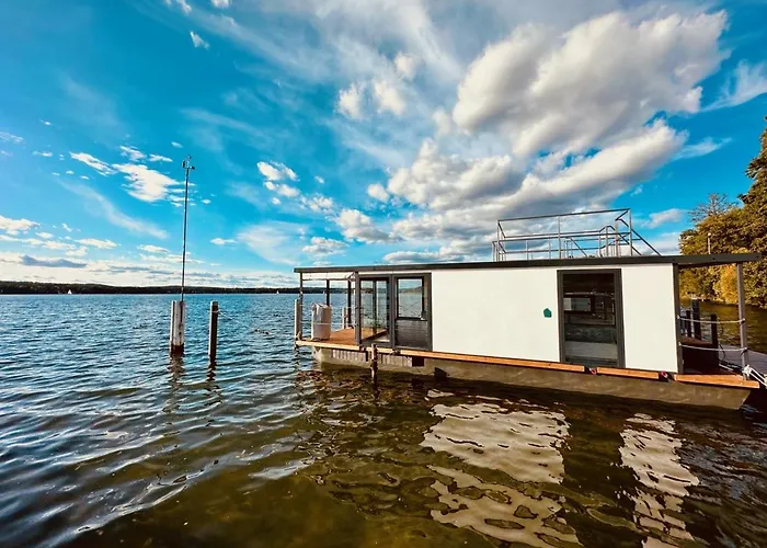 Hausboot Chalet Im See