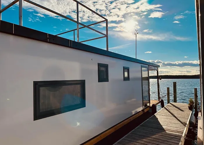 Hausboot Chalet Im See