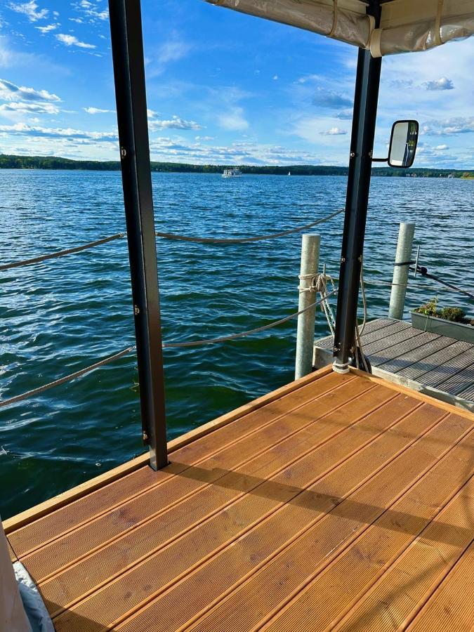 Hausboot Im *